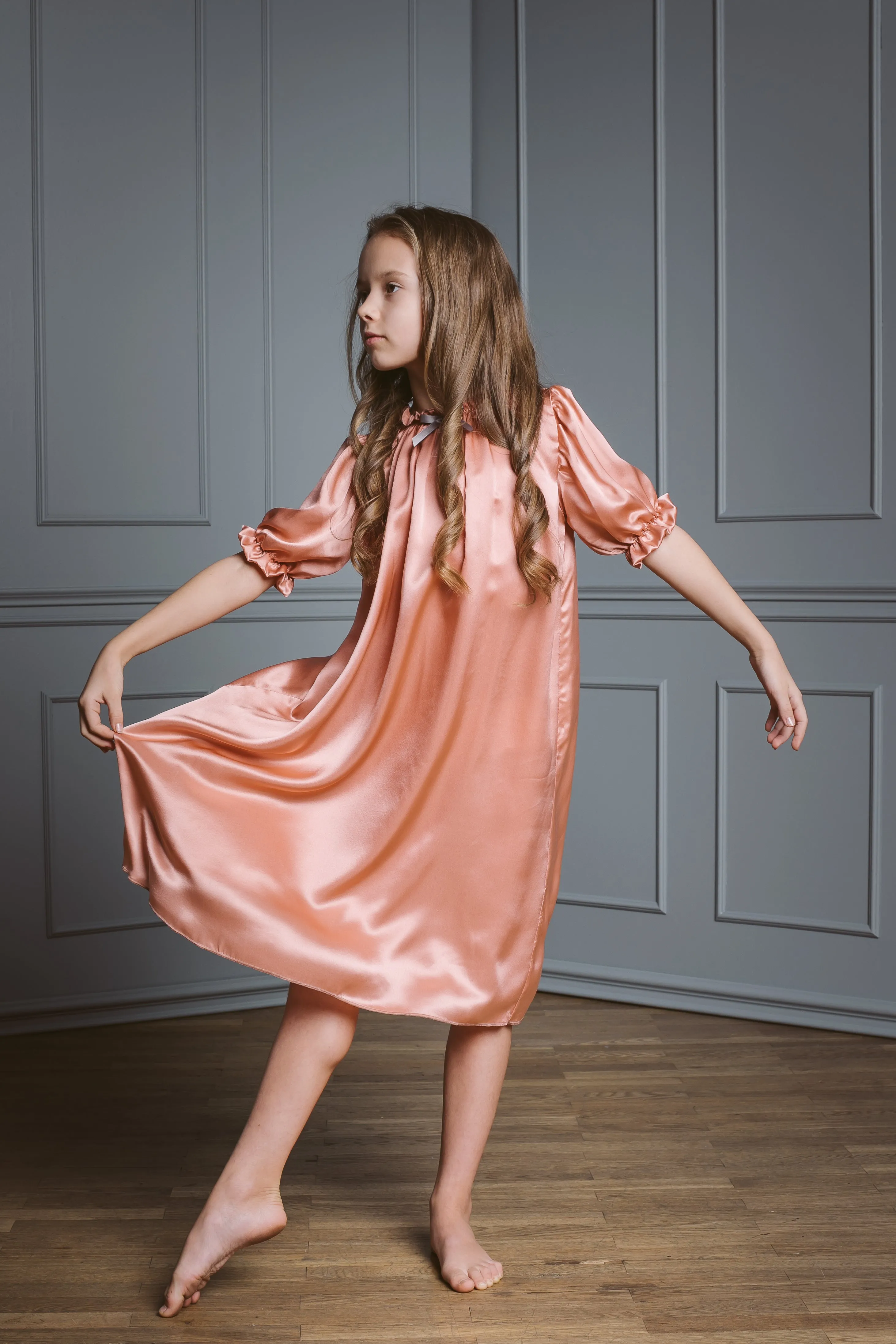 ANTONIA GIRLS' SILK NIGHTDRESS IN SIENNA