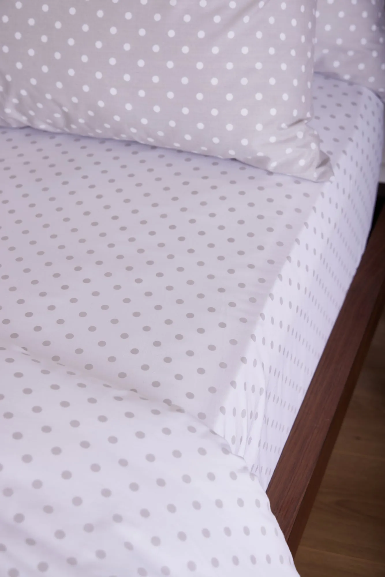 Foxford Polka Dot Fitted Sheet