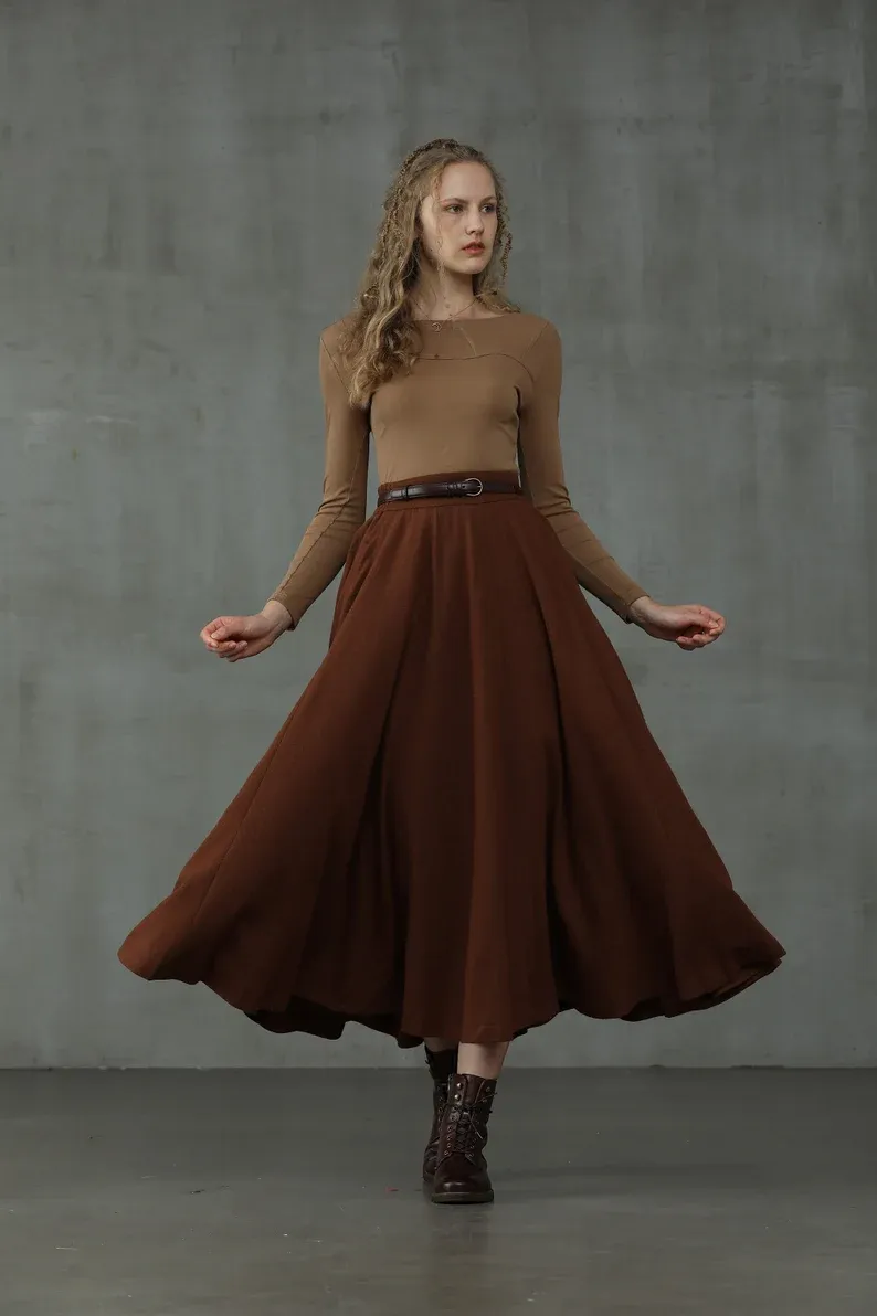 The Soft Lawn 12 | Midi Wool Skirt