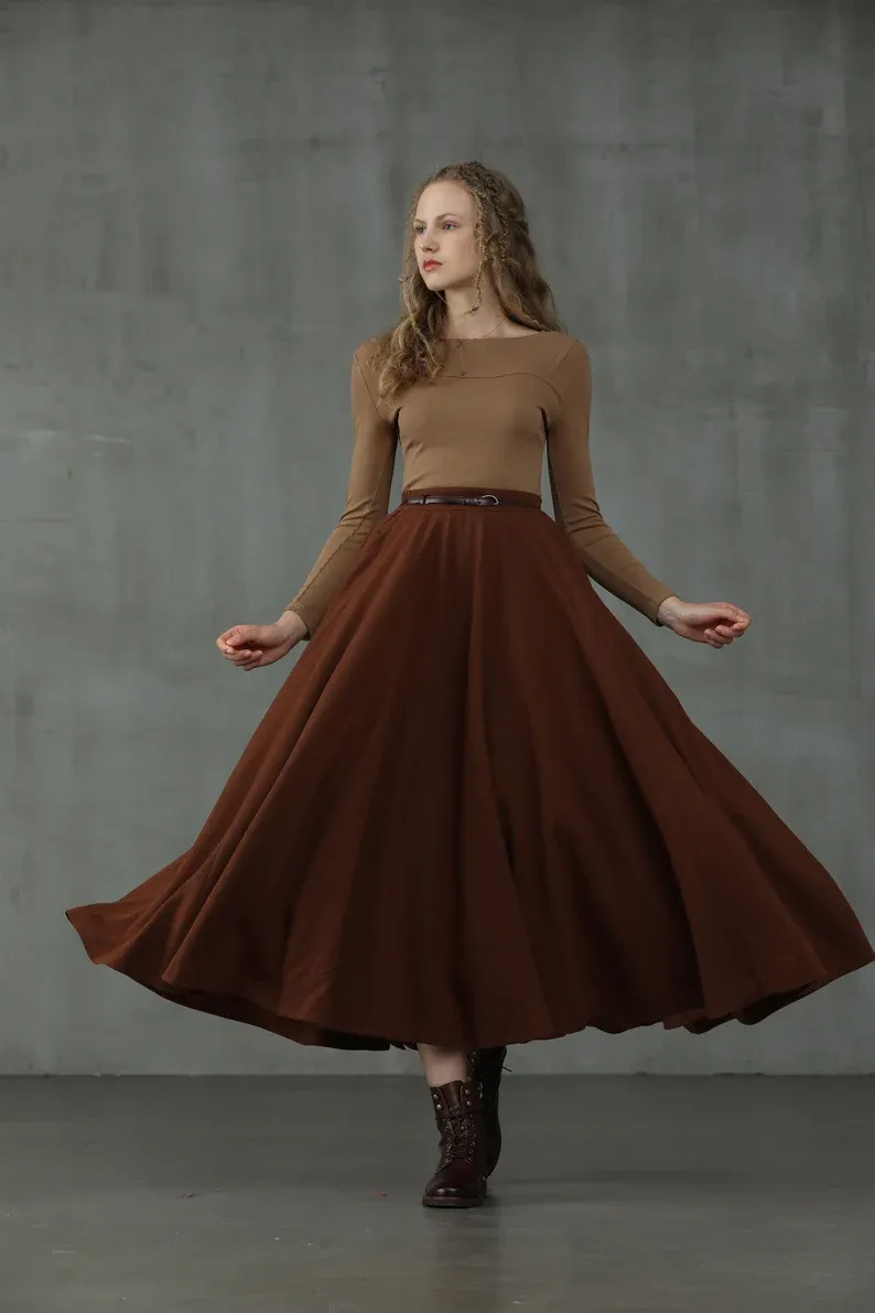 The Soft Lawn 12 | Midi Wool Skirt