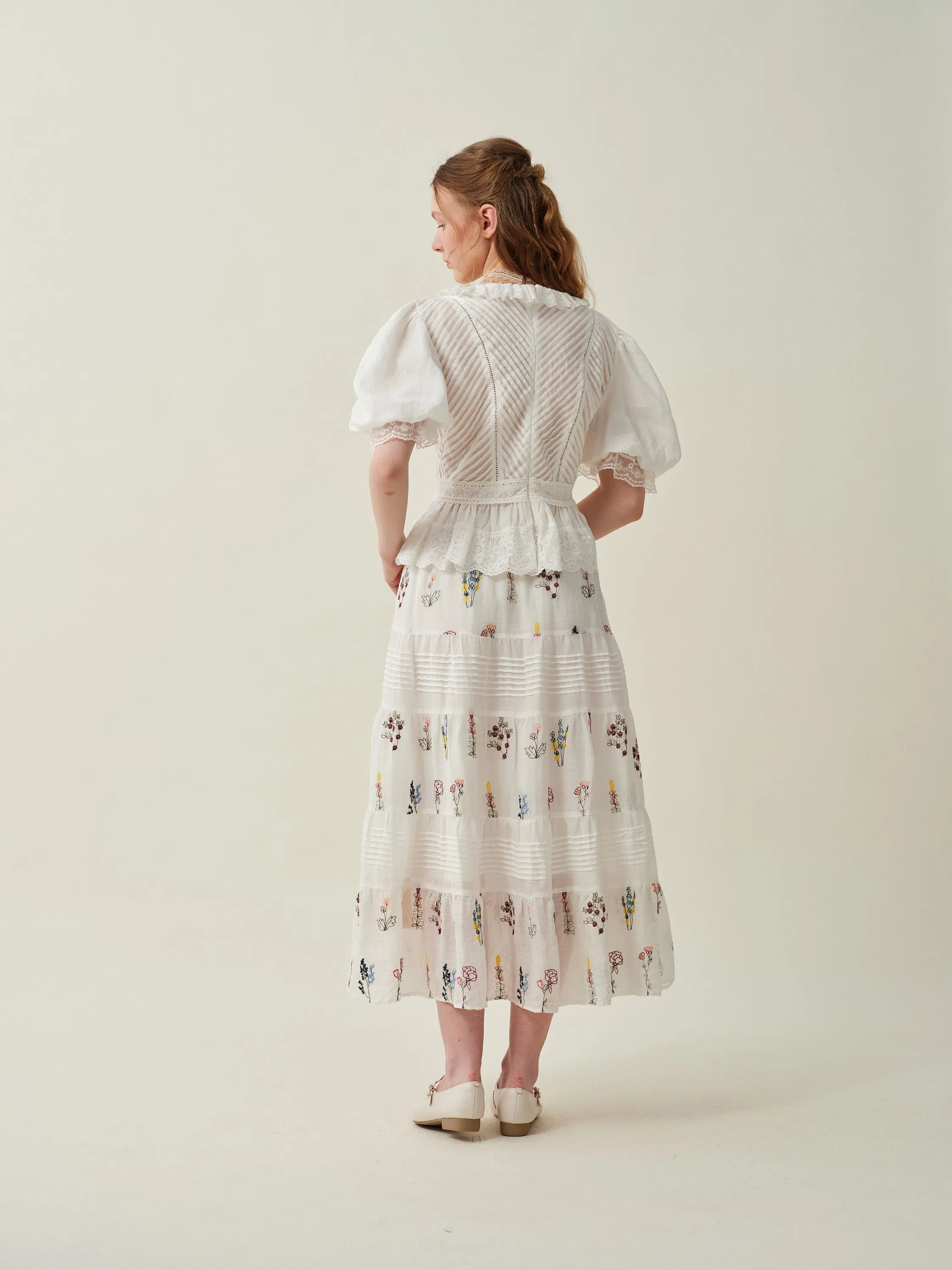 Victoria 13 | Embroidered floral linen skirt