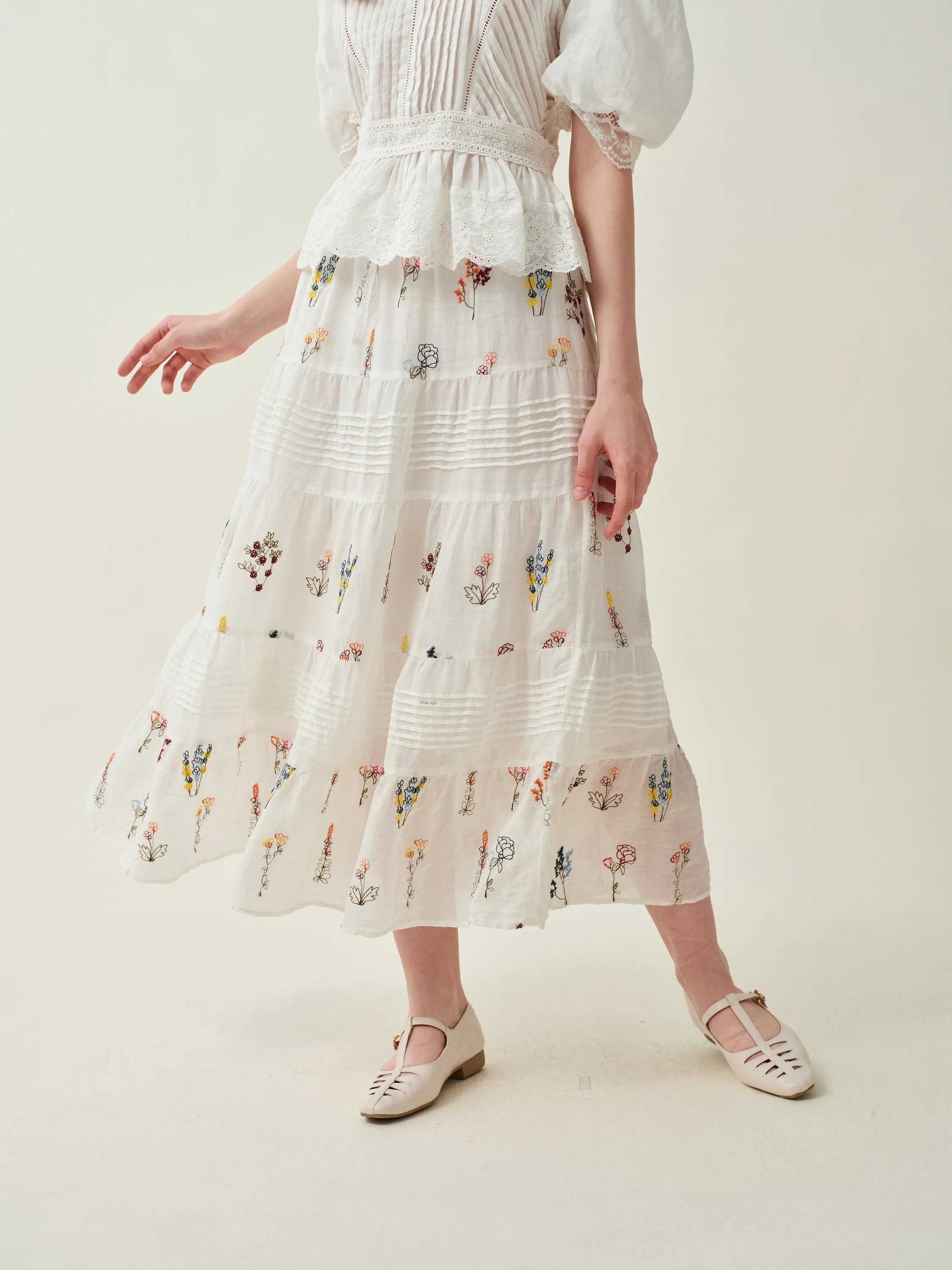 Victoria 13 | Embroidered floral linen skirt